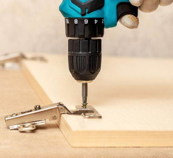 Cordless Drill Kit (2 Batteries)(24V) - DMC Wholesale