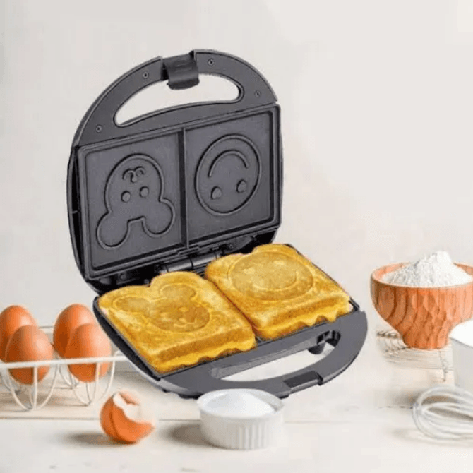 Smiley Face Sandwich And Waffle Maker - DMC Wholesale